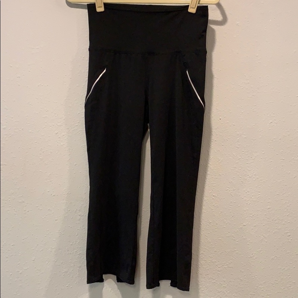 Old Navy high waist crop leggings split hem